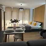 Park Center Apartment *